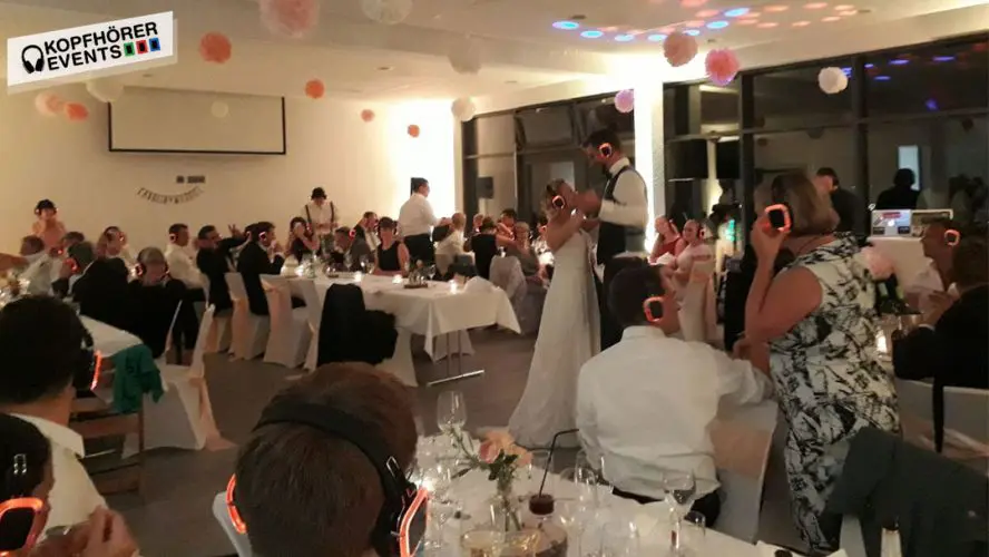 Hochzeit mit Silent Disco Kopfhörern von Kopfhörer Events Deutschland als Silent Wedding