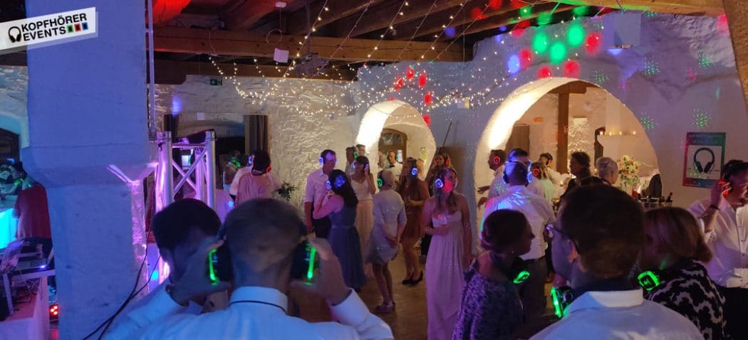 Silent Disco Kopfhörer bei einer Silent Wedding