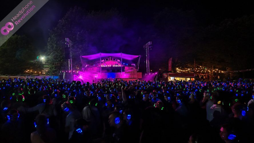 Kopfhörerparty auf dem Happiness Festival mit Silent Disco Kopfhörern von Headphone Revolution