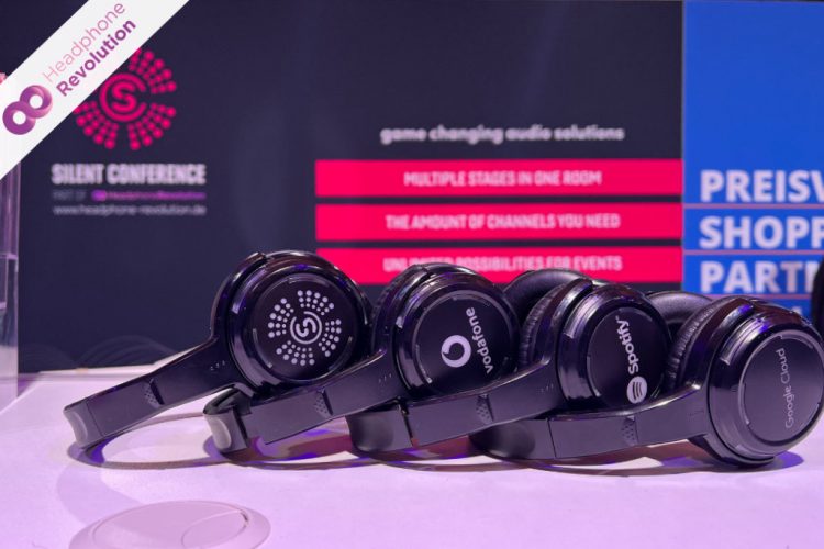 Gebrandete Silent Conference Kopfhörer von Headphone Revolution auf dem Online Marketing Rockstars Festival 2024.